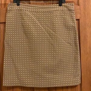 Banana Republic tan / white pencil skirt